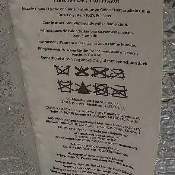 Scentsy Purple Insulated Storage Bag with Multicolor Plaid - Picture 2 of 12